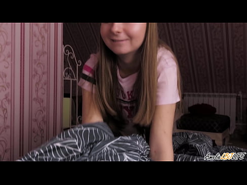 ❤️ Blondie suger BFF's dypt og får sperm i munnen Porno vk hos oss
